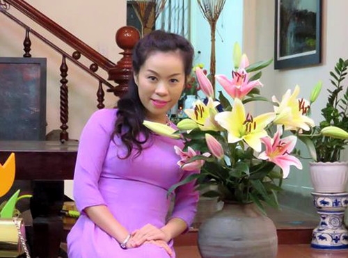 Thiếu nữ Huế qua tranh của nhà giáo, họa sĩ Huỳnh Thị Tường Vân