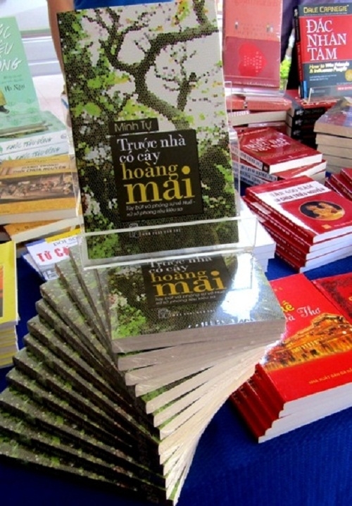 Giới thiệu tác phẩm “Trước nhà có cây hoàng mai” của nhà văn Minh Tự