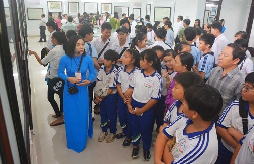 Long An: Trưng bày bản đồ, tư liệu Hoàng Sa và Trường Sa