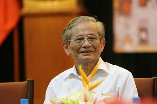 GS Phan Huy Lê nhận giải thưởng Hồ Chí Minh đợt V về sử học