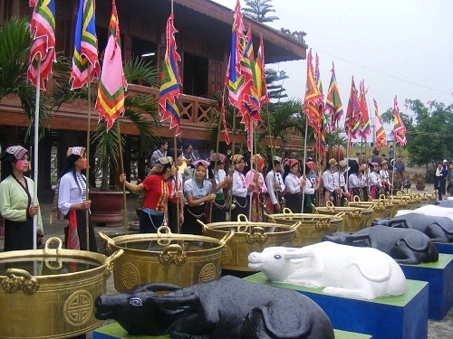 Khai mạc lễ hội đền Chín Gian