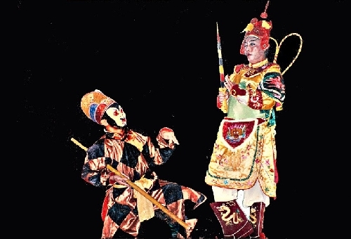 Tề Thiên Đại Thánh và hộ pháp trong vũ khúc cung đình Đấu Chiến Thắng Phật