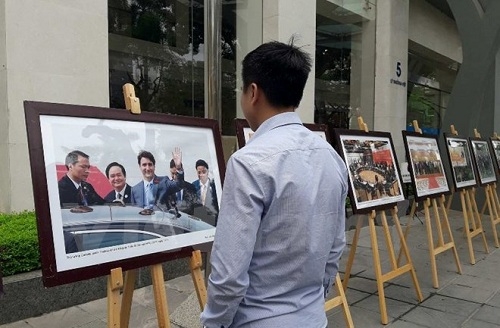 Trưng bày 50 tác phẩm ảnh sau thành công của Tuần lễ cấp cao APEC