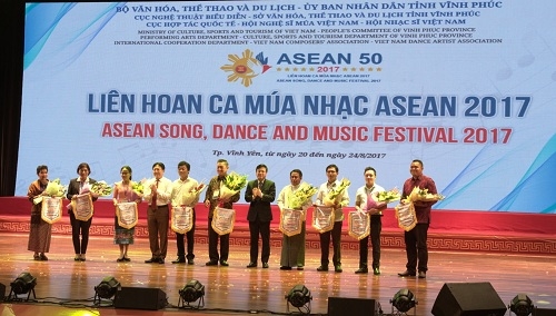 Khai mạc Liên hoan Ca Múa Nhạc ASEAN 2017