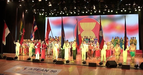 Bế mạc Liên hoan Ca Múa Nhạc ASEAN 2017