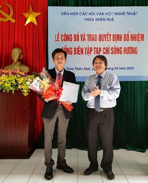 Công bố và trao Quyết định bổ nhiệm nhà thơ Lê Vĩnh Thái giữ chức vụ Tổng Biên tập Tạp chí Sông Hương