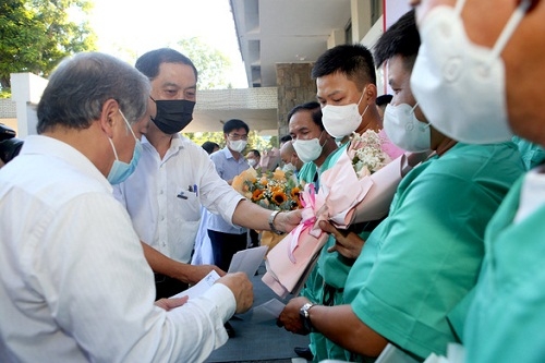Y bác sĩ Thừa Thiên Huế lên đường vào tâm dịch Bắc Giang chống dịch