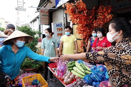 Từ trong giãn cách