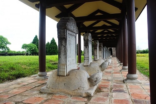 Quan niệm "Cư Nho Mộ Thích" của các vua chúa nhà Nguyễn qua văn bia chùa Huế