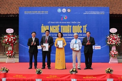 Việt Nam được trao 4 Huy chương vàng tại Cuộc thi ảnh quốc tế lần thứ 12