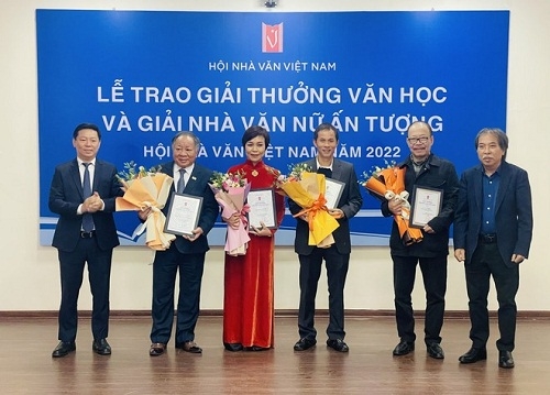 Trao giải thưởng Hội Nhà văn Việt Nam năm 2022 và giải Nhà văn nữ ấn tượng