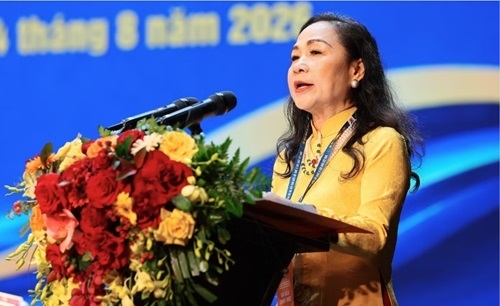 NSND Trịnh Thúy Mùi tái đắc cử Chủ tịch Hội Nghệ sĩ sân khấu Việt Nam
