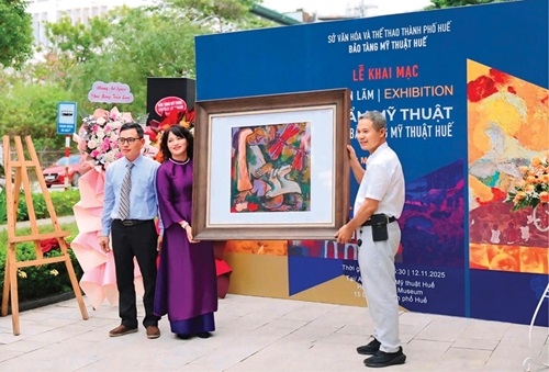 Vận động hiến tặng tác phẩm cho Bảo tàng Mỹ thuật Huế
