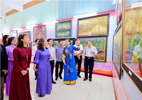 Khai mạc Triển lãm Mỹ thuật khu vực IV – Bắc miền Trung lần thứ 30 năm 2026